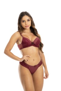 Conjunto em renda com bojo