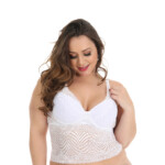Cropped plus size todo em renda