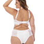 Lingerie plus size em renda