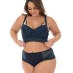 Lingerie plus size em renda