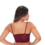 Cropped de renda com bojo