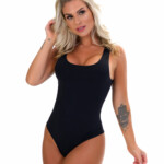 Body preto feminino versátil