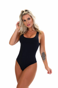 Body preto feminino versátil