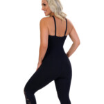 Macacão Fitness preto corte a laser