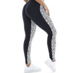 Calça legging animal print branco costas