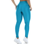 Calça legging em verde metalizado com cordão costas