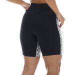 Short Fitness animal print branco costas