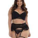 Conjunto sexy com cinta liga Plus Size