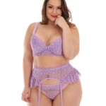 Conjunto sexy com cinta liga Plus Size