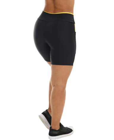 Short Fitness preto com bolso amarelo costas