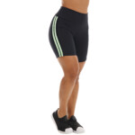 Bermuda fitness com listras verde