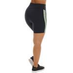 Bermuda fitness com listras verde