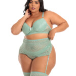Conjunto Plus Size Sexy com Cinta Liga e Perneira