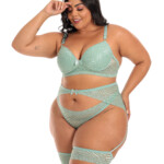 Conjunto Plus Size Sexy com Cinta Liga e Perneira