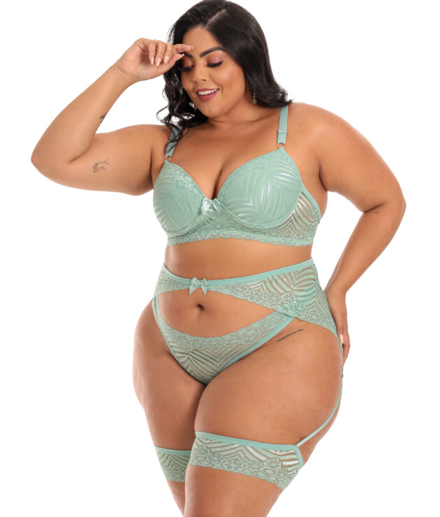 Conjunto Plus Size Sexy com Cinta Liga e Perneira