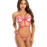 conjunto transparente com aviamento em destaque